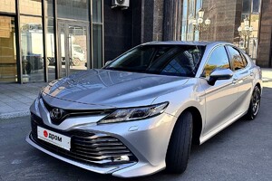 Toyota Camry, 2018