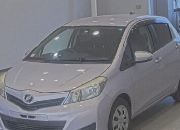 Toyota Vitz, 2013