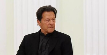 В Пакистане арестовали экс-премьера Хана и его жену