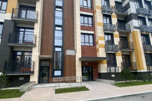 Продаётся 3-комн. квартира, 82.7 м²