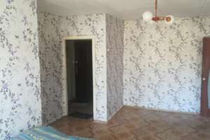 Продаётся 3-комн. квартира, 42.8 м²