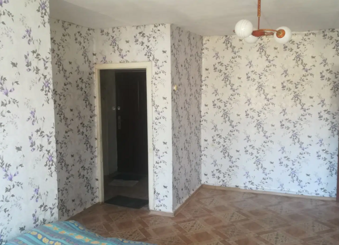 Продаётся 3-комн. квартира, 42.8 м²